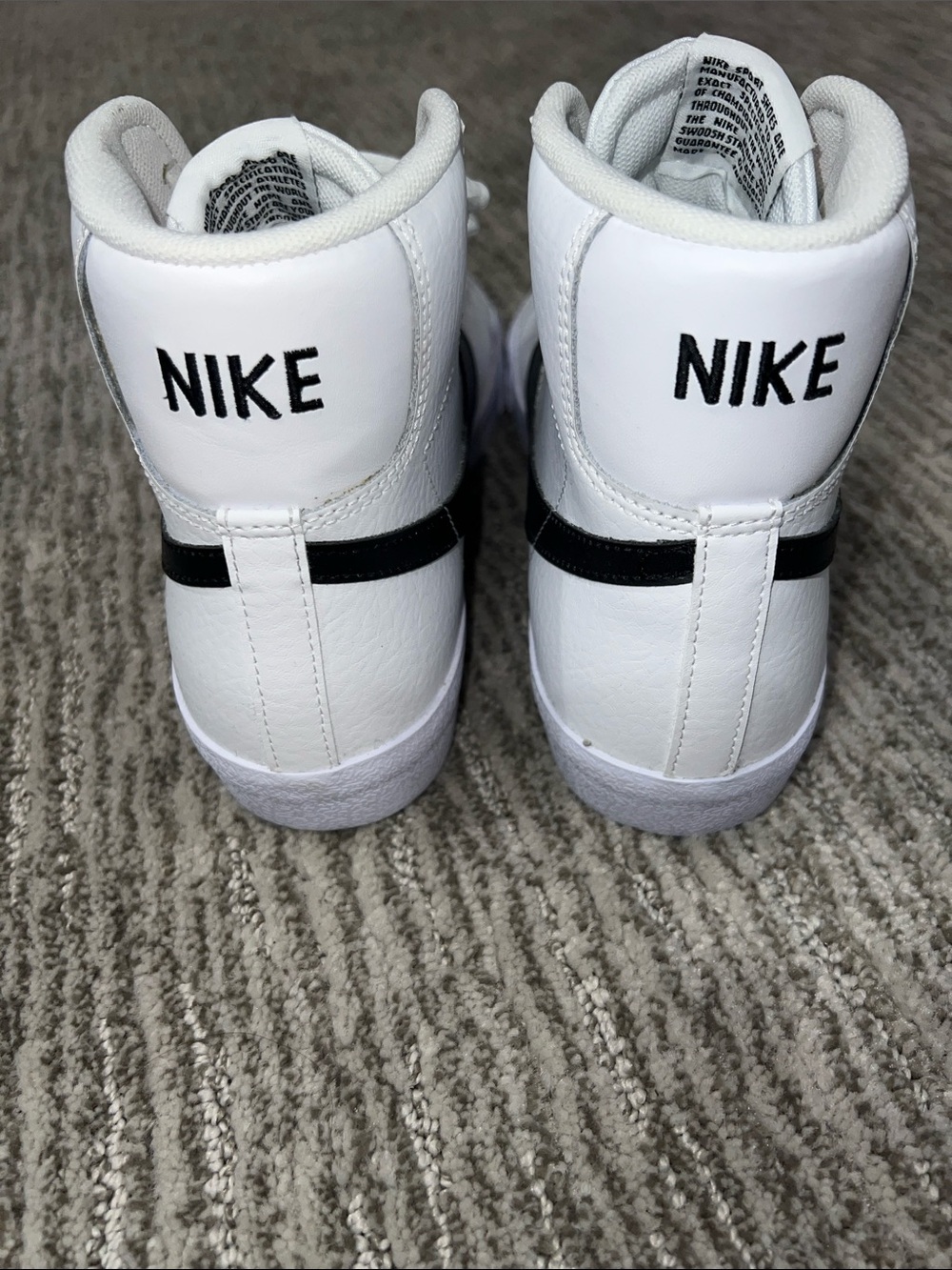 Boys Nike Blazer Mid '77 White w/black, NEW, Sz 7 (women’s 8.5) - Picture 3 of 5